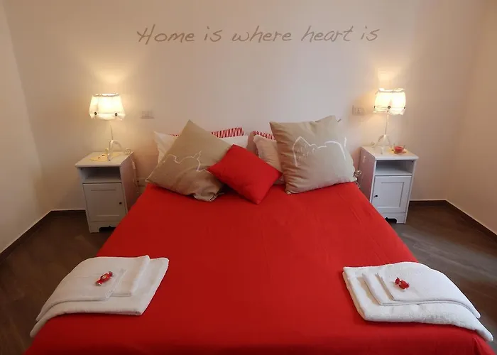 Red Flat In Apartamento